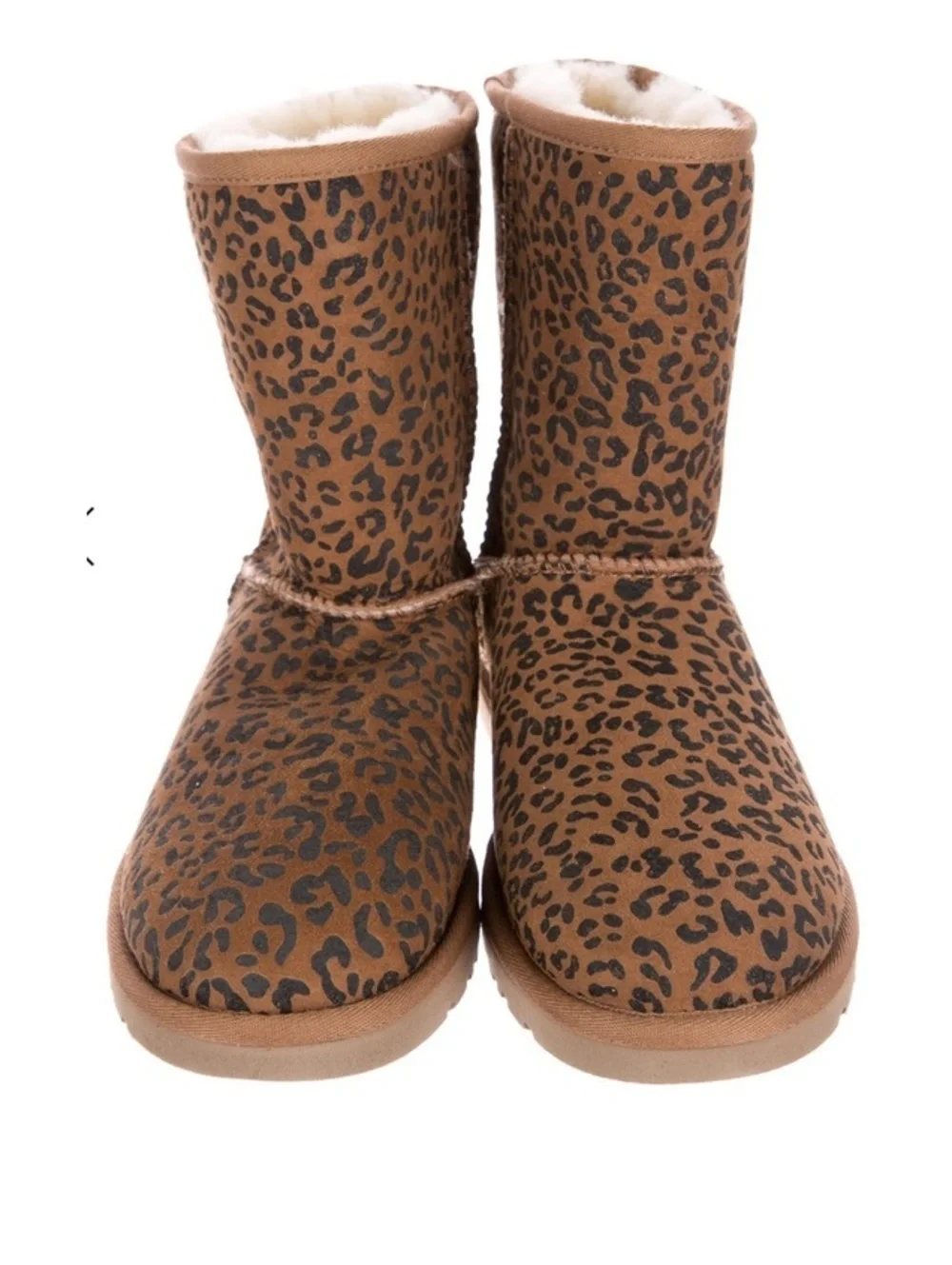 EXCELLENT condition Ugg Classic Short boot leopard cheetah US 8